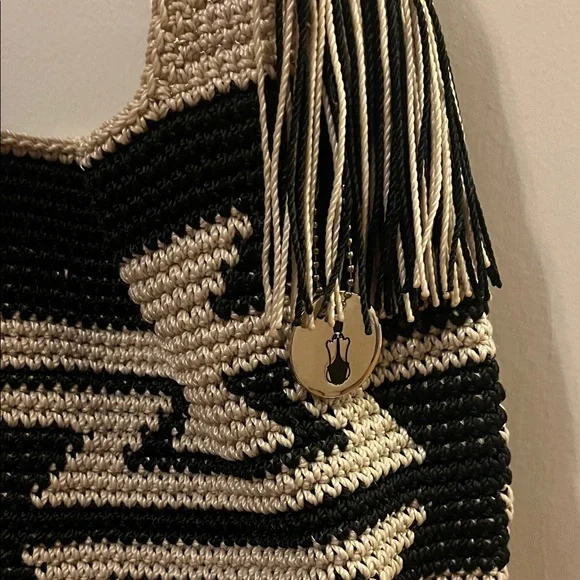 The Sak Black and Tan Geometric Shoulder Bag - Picture 3 of 4